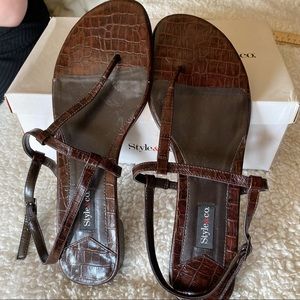 New in box brown leather sandal